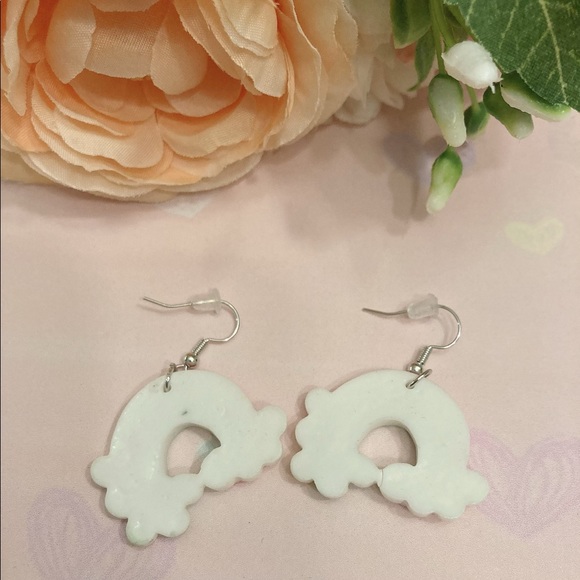 Rainbow heart earrings plastic - Picture 3 of 3